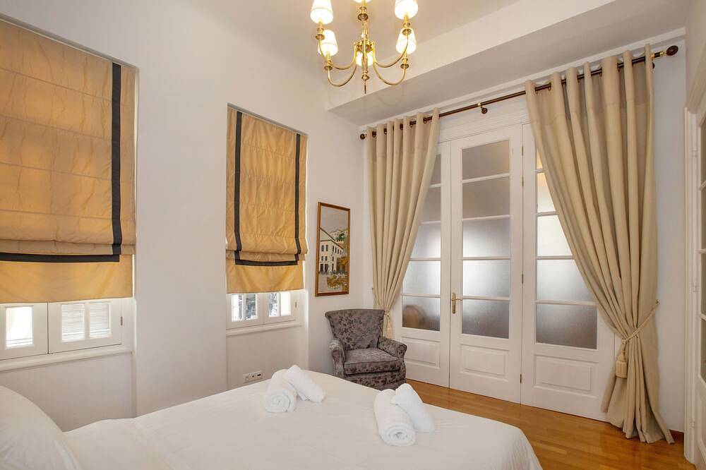 Entire apartment, Neoclassical Apartment close to Syntagma-Plaka in Central Section of Athens, Athens