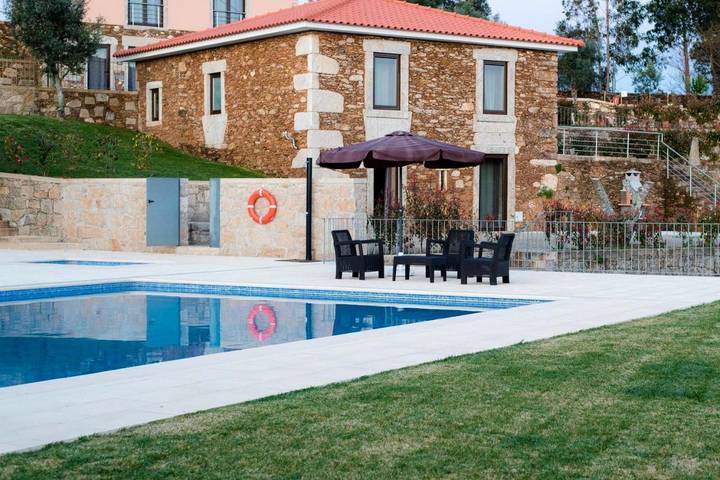 Maison de campagne pour 5 personnes, avec piscine et jardin ainsi que vue et bassin pour enfant dans Vilar de Mouros - 3