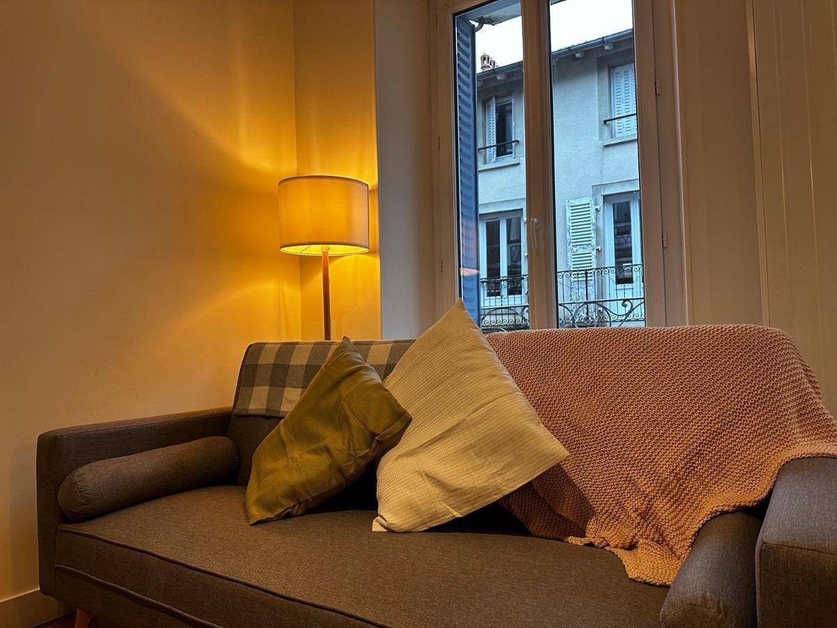 Appartement entier, Two-Bedroom Apartment in Vic-sur-Cère, Région d'Aurillac