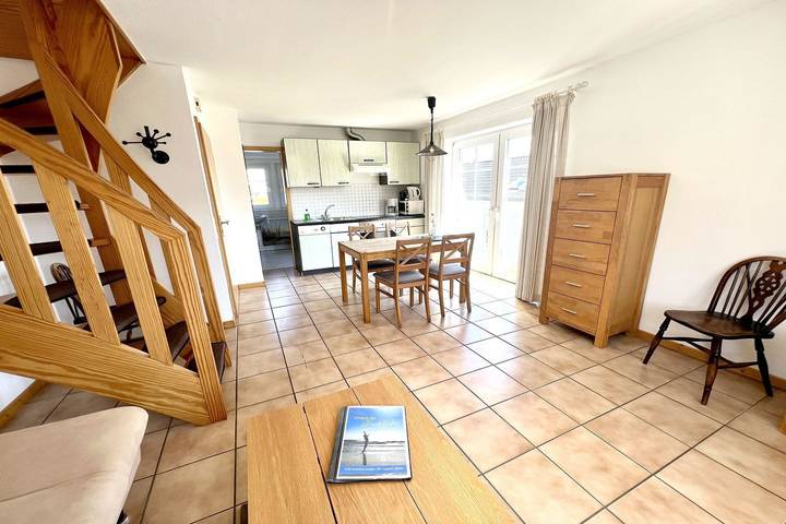Ganze Wohnung, Lichtdurchflutete Ferienwohnung in ruhiger Lage mit Sauna in Westerland in Westerland, Sylt (Gemeinde)