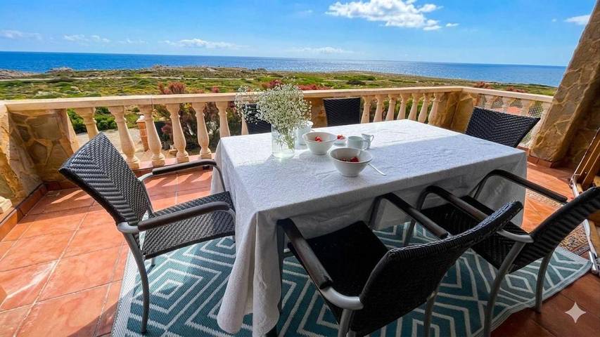 Ferienhaus für 8 Personen, mit Pool und Ausblick sowie Garten