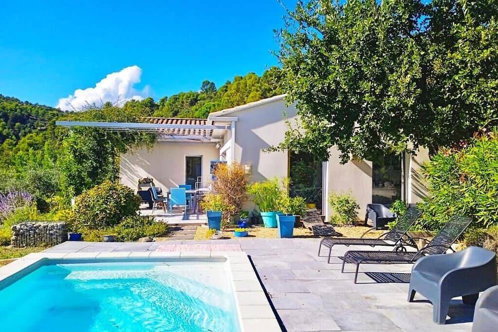 Villa Collines Provençales-vue Panoramique-jardin Permaculture-piscine- Calme in Manosque, Parc naturel régional du Luberon