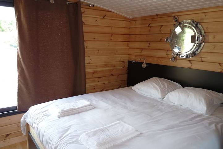 Péniche pour 3 personnes, avec piscine, animaux acceptés dans Allier - 2