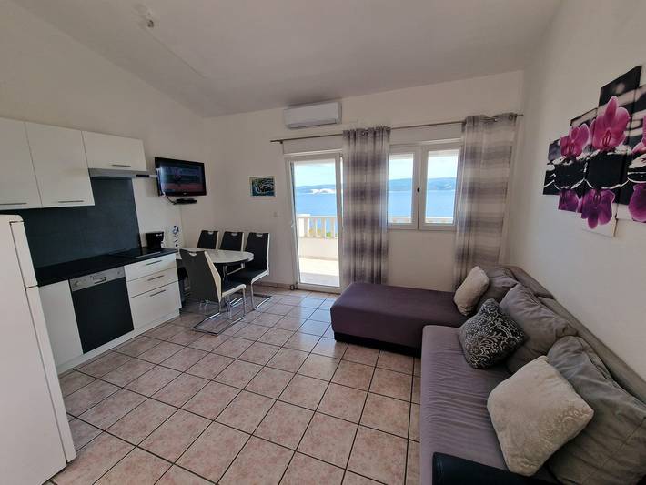 Ganze Wohnung, Unterkunft mit wunderschönem Meerblick in Stanici, Omis-Riviera