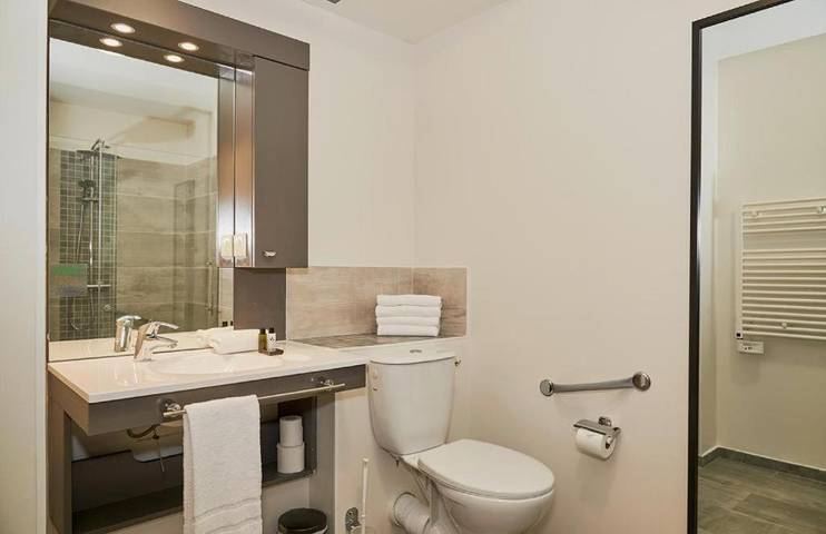 Gîte pour 2 personnes, avec vue ainsi que piscine et jardin à Le Mée-sur-Seine - 4