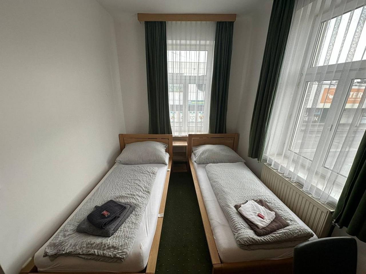 Ganze Ferienwohnung, Mariazellerhof Room 107 in St. Pölten, Mostviertel Region