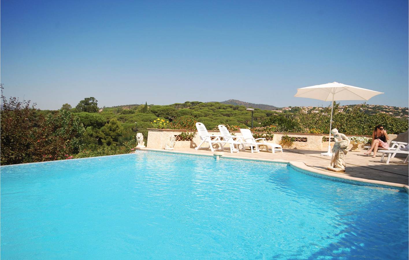 Alquiler junto a la playa: 120 m², piscina, terraza y aparcamiento in Sainte-Maxime, Costa mediterránea (Francia)