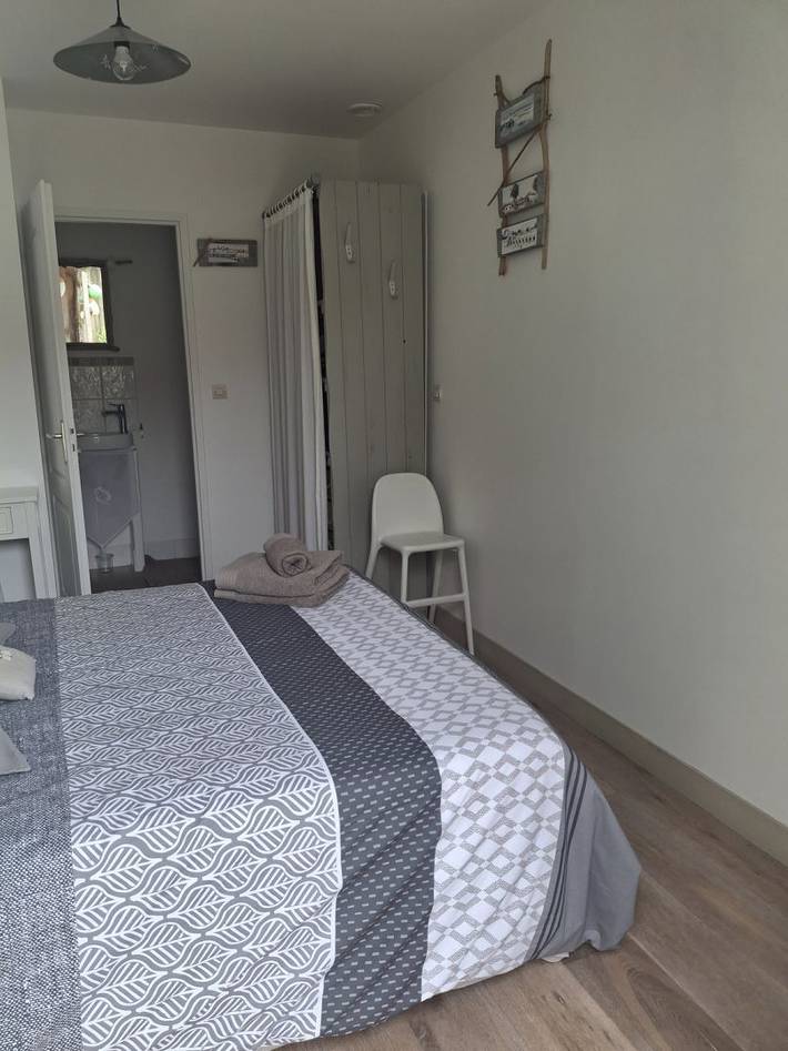 Chambre d’hôte pour 2 personnes, avec jardin sur l' Île de Ré - 2
