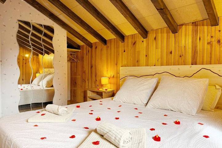 Location de vacances pour 11 personnes, avec jacuzzi ainsi que balcon et jardin, animaux acceptés à Réal - 3