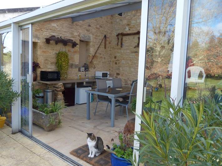 Location de vacances pour 2 personnes, avec vue et jardin à Frayssinet-le-Gélat - 2