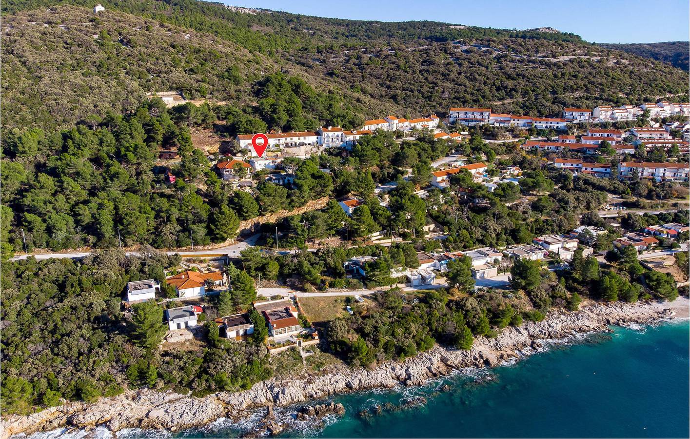 Gemütliche 105 m² große Wohnung mit WLAN, Küche und Terrasse, 2 km vom Strand entfernt in Martinscica, Cres