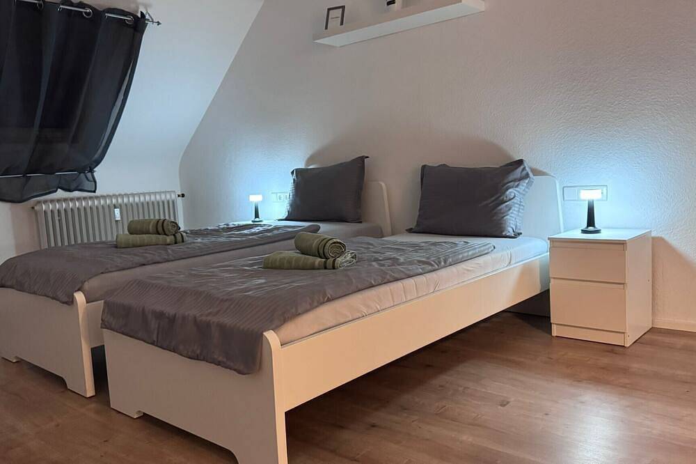 Entire apartment, Apartment \"Az-Living Edingen\" with Balcony in Edingen-Neckarhausen, Kurpfalz