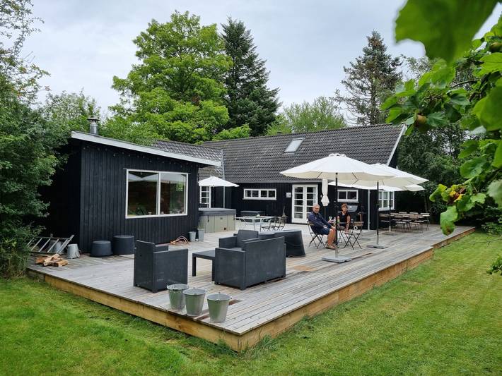 Ferienhaus für 6 Personen, mit Whirlpool und Garten sowie Terrasse - 1