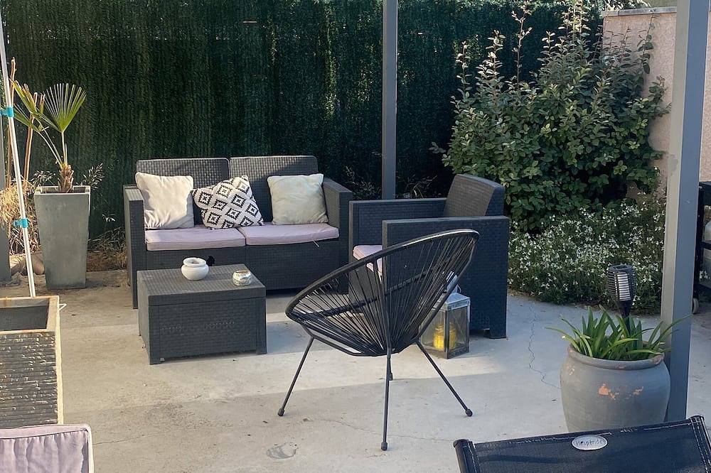 Entire apartment, Small T2 house close to the sea, in a residence with swimming pool. in Vic-la-Gardiole, Côte d'Améthyste