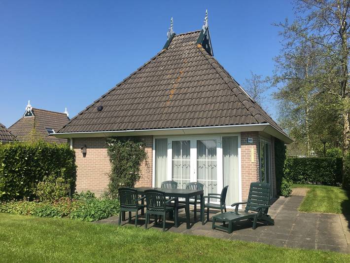 Ferienhaus für 6 Personen, mit Terrasse und Garten sowie Pool und Sauna