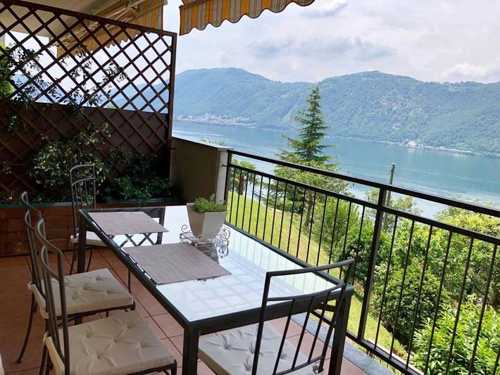 Appartement de vacances pour 3 personnes, avec vue sur le lac ainsi que vue et balcon