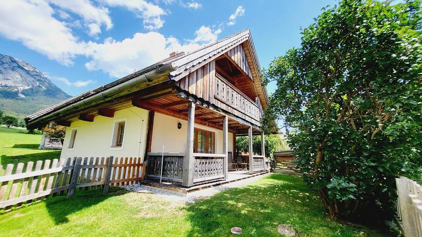 Ferienhaus für 6 Personen, mit Balkon und Terrasse sowie Garten und Sauna in Schladming-Dachstein