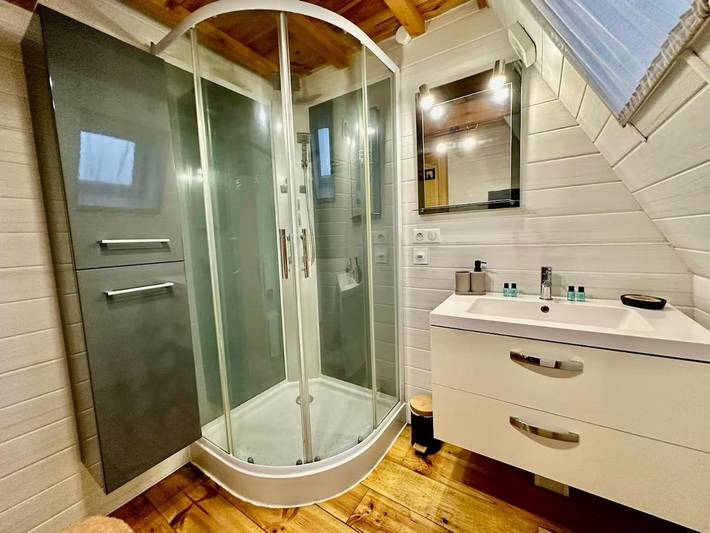 Gîte pour 4 personnes, avec jardin ainsi que terrasse et vue à Pouzac - 2