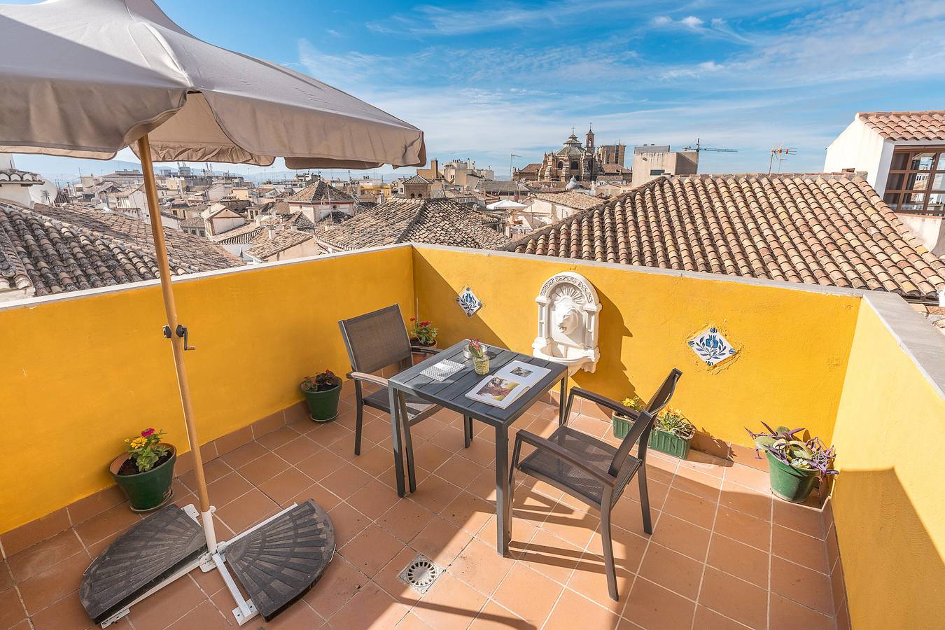Geheel appartement, Appartement 'Duplex met Terras en Uitzicht' met Privéterras, Wi-Fi en Airconditioning in Granada, Granada Provincie