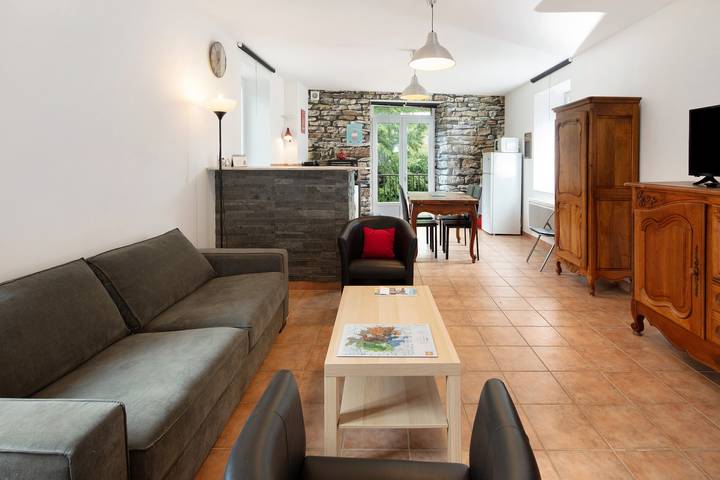Appartamento intero, "Gîte - La Magnanerie" con vista montagna, piscina condivisa e Wi-Fi in Saint-Jean-du-Gard, Cevenne