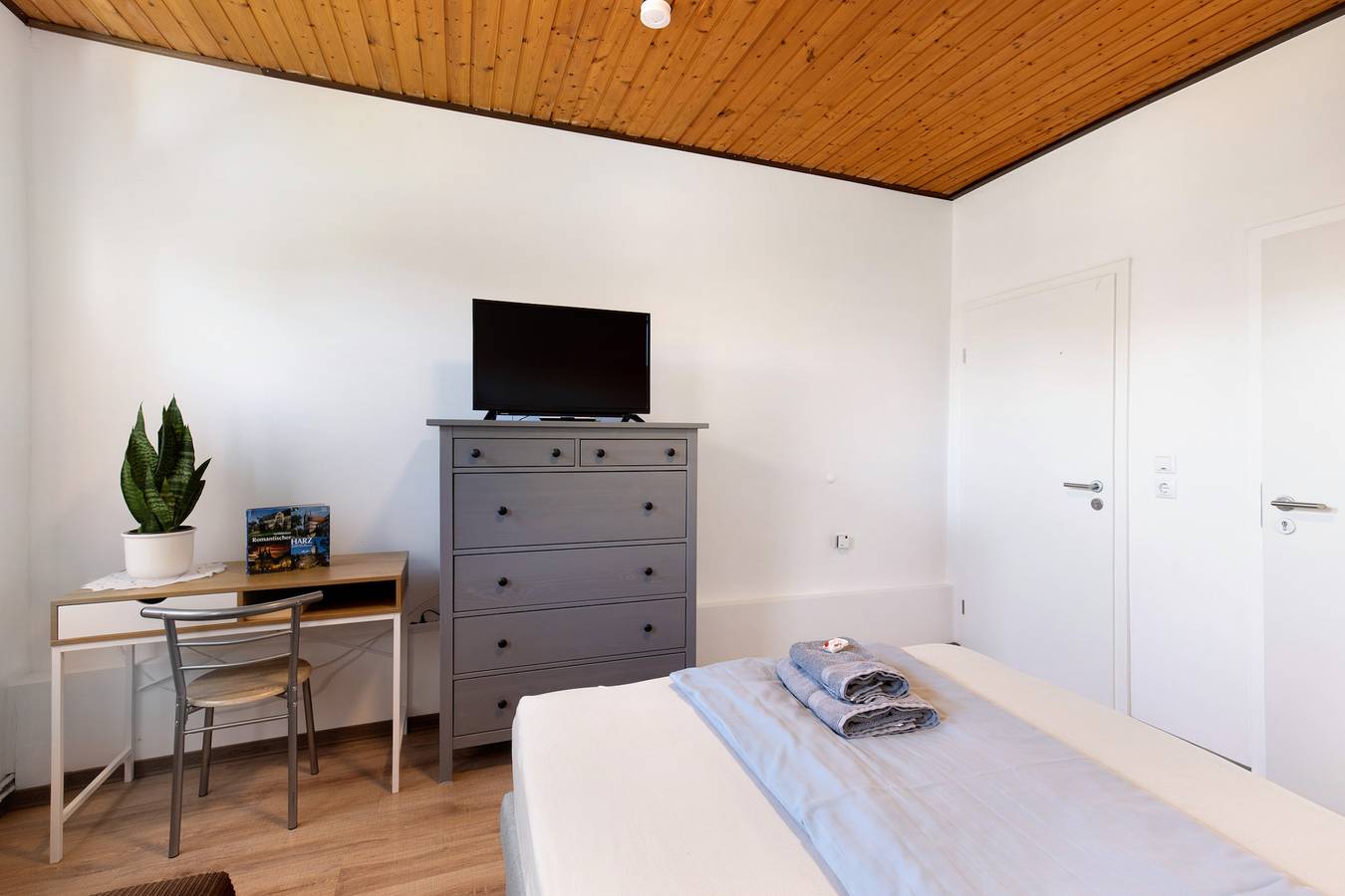 Ganze Wohnung, Ferienwohnung '1 Obergeschoss' mit gemeinsamer Terrasse, gemeinsamem Garten und Wlan in Ilsenburg, Harzvorland