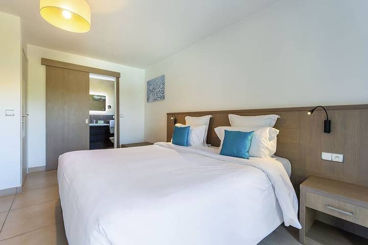 Villa pour 2 personnes, avec Terrasse et Jardin ainsi que Piscine et Sauna à Calvi - 2