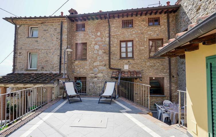 Location de vacances pour 6 personnes, avec terrasse ainsi que jardin et vue dans Corsanico Bargecchia - 2