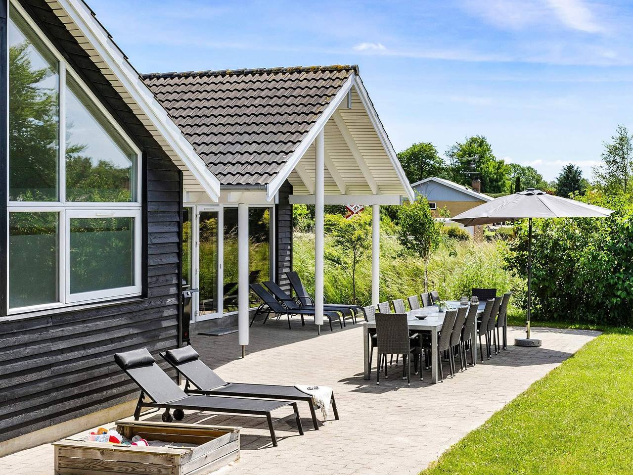 Luksusferiested med pool in Tisvilde, Kattegat