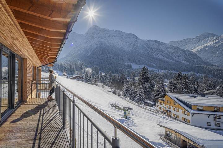 Ganze Ferienwohnung, Ferienwohnung "Widderstein", 70 m2, Dg, Balkon in Mittelberg, Kleinwalsertal