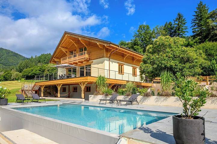 Ferienhaus für 12 Personen, mit Balkon und Whirlpool sowie Garten - 1