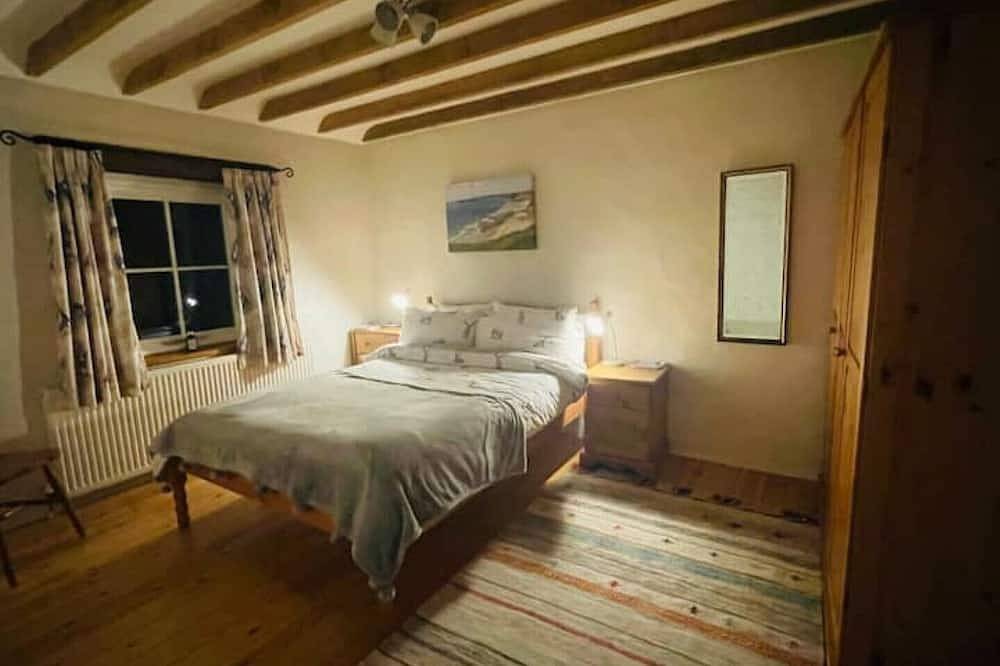 Trefechan Wen Dairy - Peaceful, character cottage near coastal path. in Goodwick, Pembrokeshire