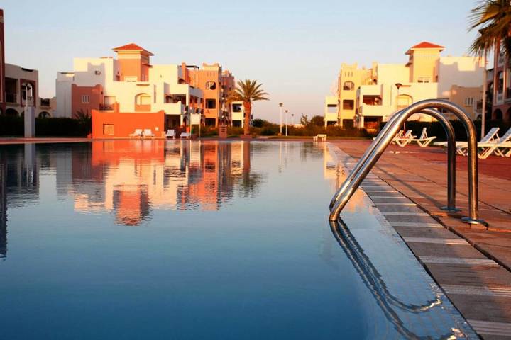 Gîte pour 6 personnes, avec terrasse ainsi que piscine et jardin dans Madagh - 4