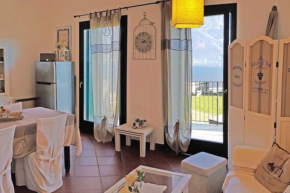 Ganze Wohnung, Campione Splendid View beach front in Tremosine, Gardasee-Berge
