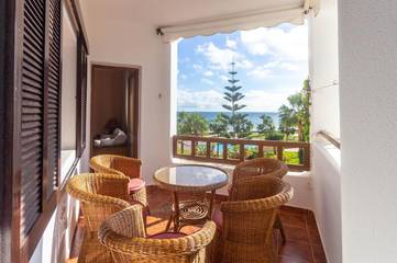 Gîte pour 5 personnes, avec piscine et terrasse ainsi que jardin et vue dans Restinga Smir