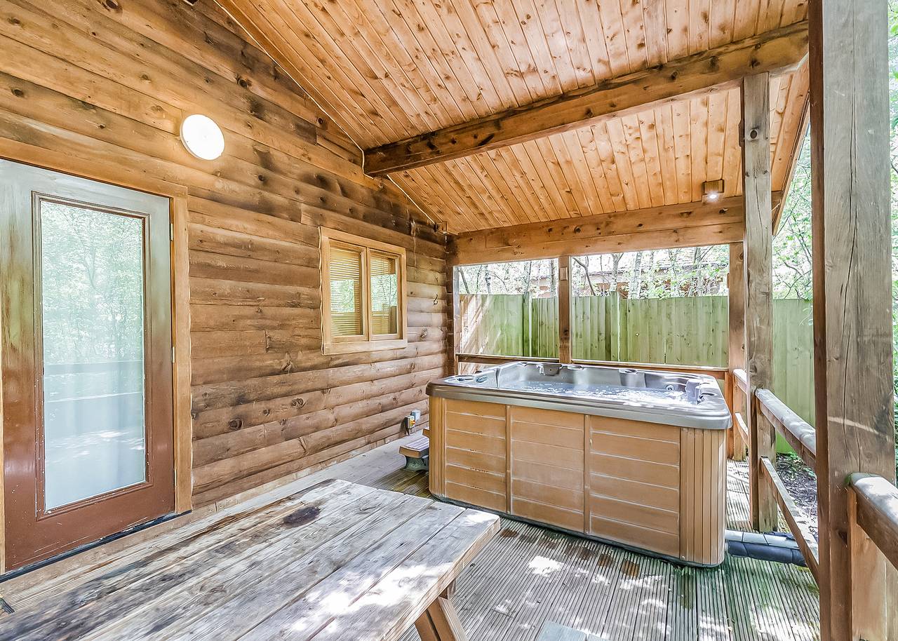 Badger Log Cabin 4 (Pet) in Alton Towers, Staffordshire