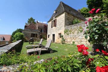Gîte pour 8 personnes, avec jardin et terrasse à Bézenac