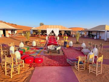 Cottage pour 4 personnes, avec piscine ainsi que terrasse et vue, animaux acceptés dans Merzouga