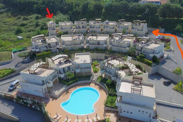 Appartamento vacanze per 4 persone, con panorama e piscina nonché balcone - 1