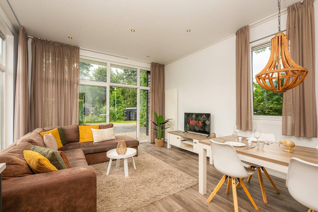 Vakantiepark Hölte — Forest doglodge I 4 people in Rijssen, Sallandse Heuvelrug
