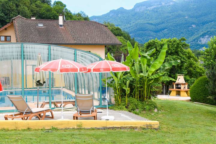Location de vacances pour 11 personnes, avec jardin à Yenne - 2