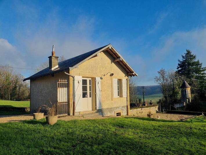 Location de vacances pour 2 personnes, avec Terrasse ainsi que Jardin et Vue dans Binarville