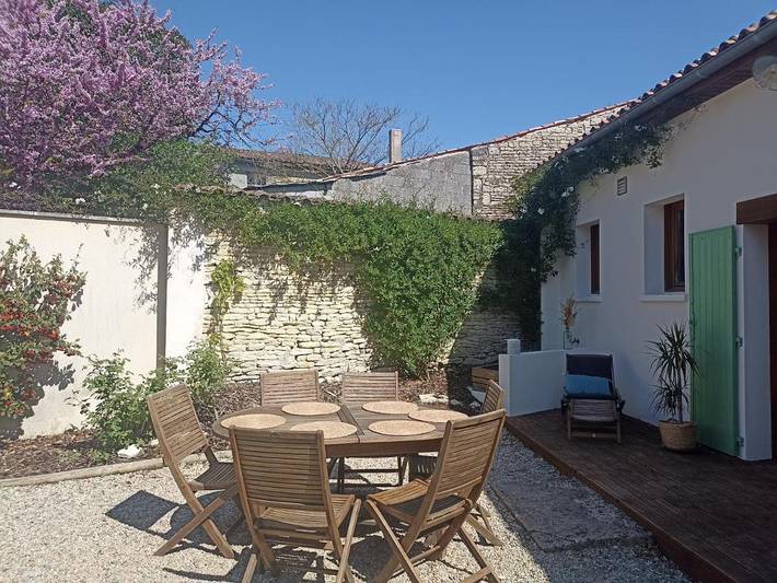 Location de vacances pour 2 personnes, avec terrasse à Arçais