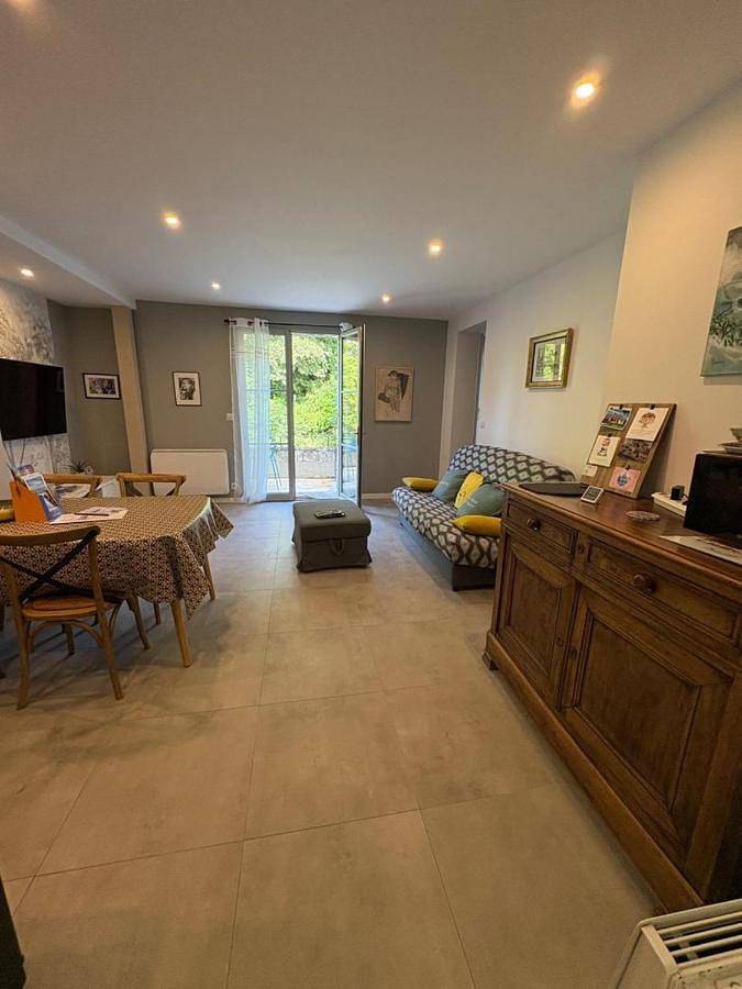 Location de vacances pour 4 personnes, avec terrasse ainsi que vue et jardin dans Vignemont - 2