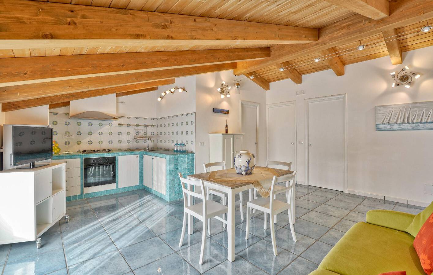 Ganze Ferienwohnung, Apartment mit Meerblick und Parkplatz, 2 km zum Strand in Cilento