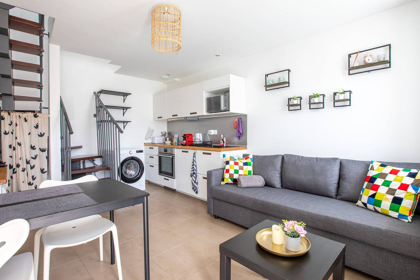 Casa vacacional 'L'évasion - Dúplex' con terraza privada y Wi-Fi in Zillisheim, Región de Mulhouse