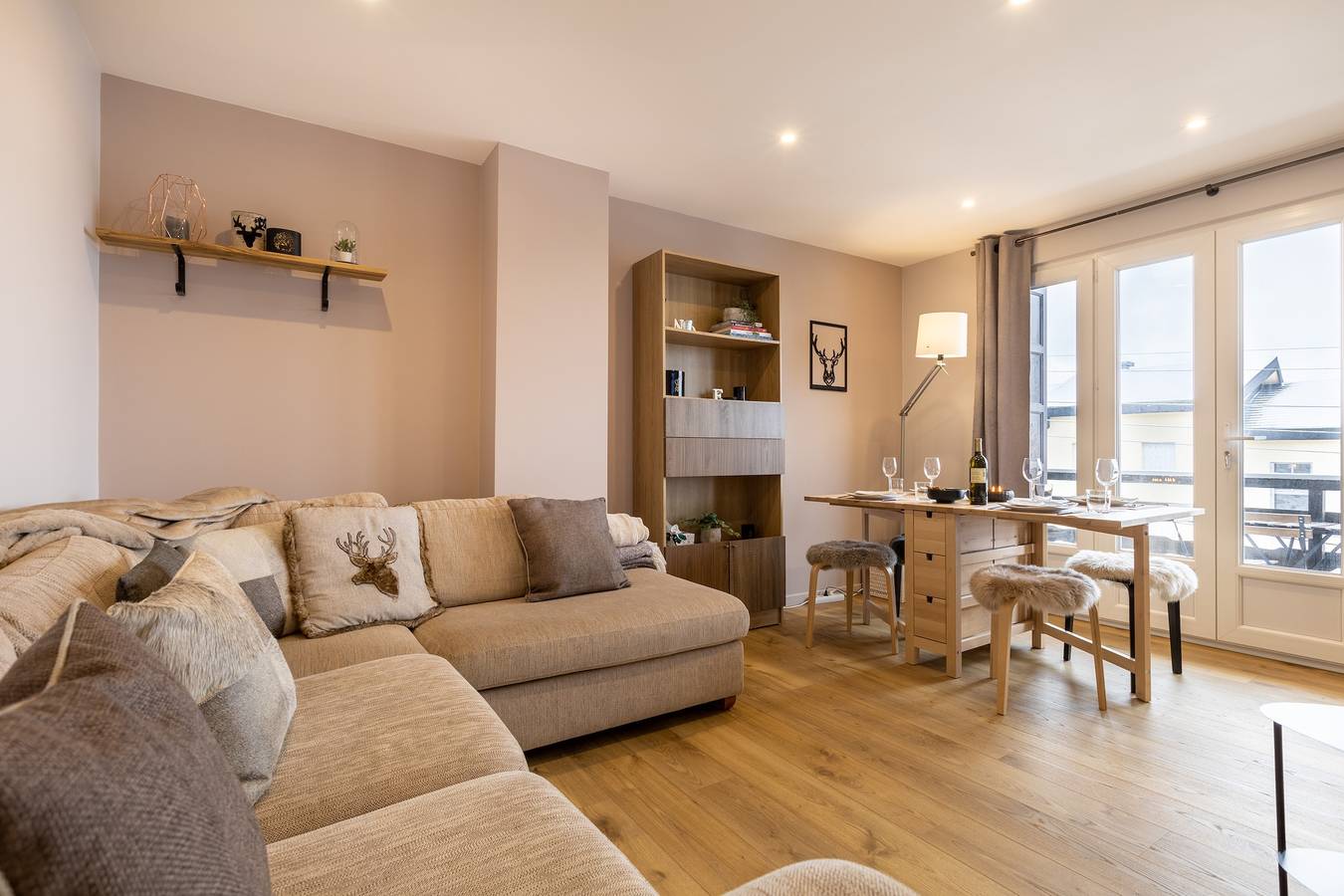 Ganze Wohnung, Orpin - superbe appartement rénové 2 personnes avec grande terrasse plein sud, belle vue in Font-Romeu-Odeillo-Via, Parc naturel régional des Pyrénées catalanes