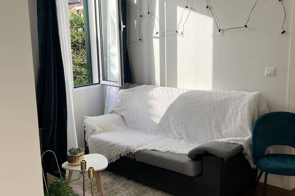 Apartamento entero, Very cozy, sunny 1 bedroom apartment. Located 5 minutes walk from the center in Funchal (Santa Luzia), Isla de Madeira
