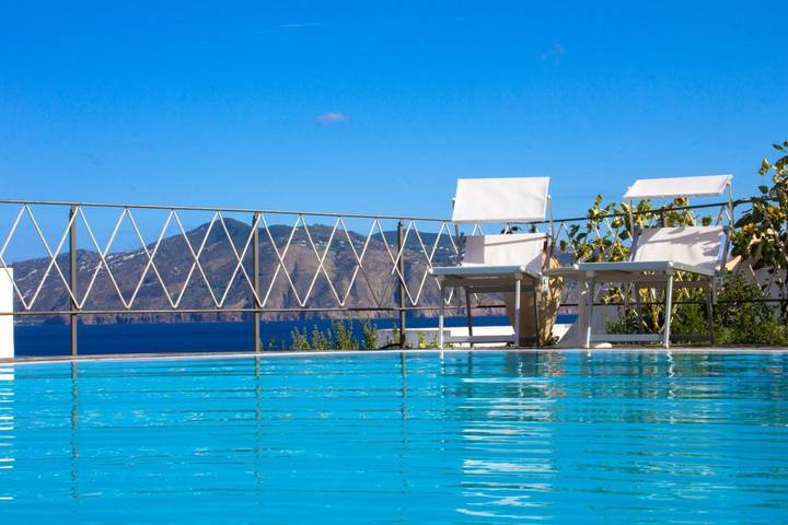Hôtel pour 2 personnes, avec vue ainsi que piscine et jardin à Santa Marina Salina - 4