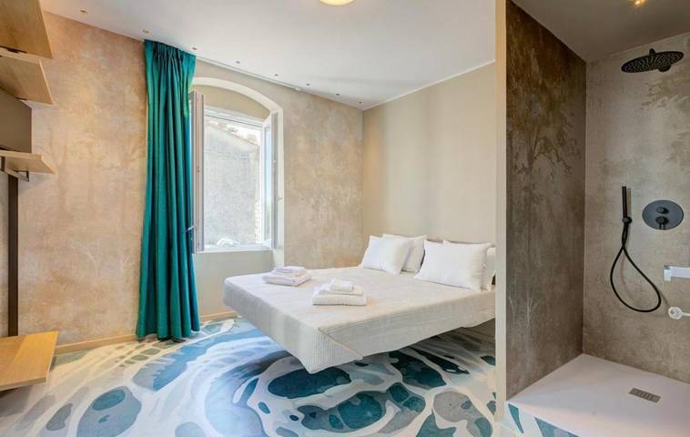 Casa vacanza per 2 persone, con Terrazza e Idromassaggio nonché Giardino e Piscina a Montemarcello