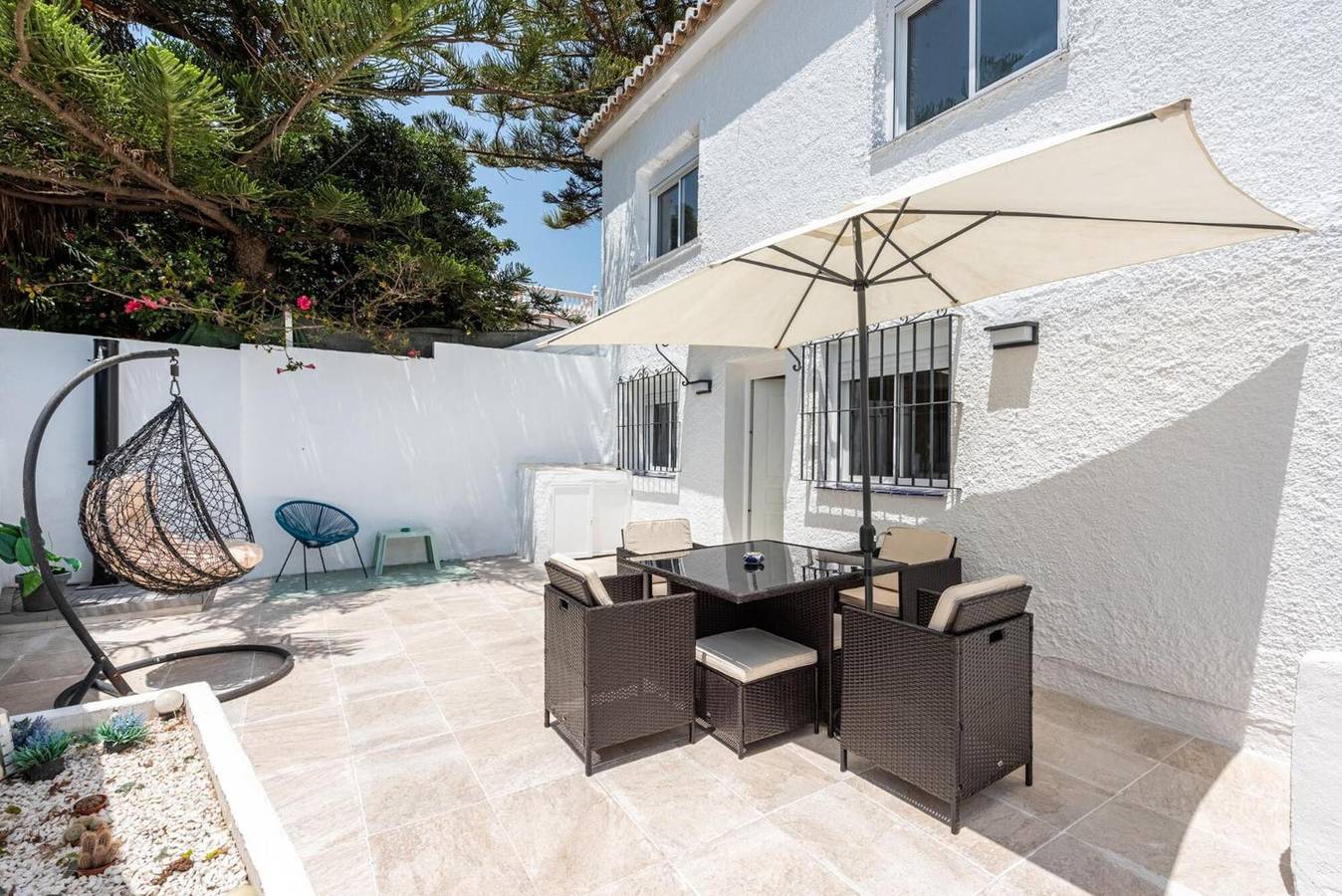 Appartement entier, Appartement « Duplex El Chaparral Golf » avec vue sur la mer, Wi-Fi et climatisation in Mijas Costa, Mijas